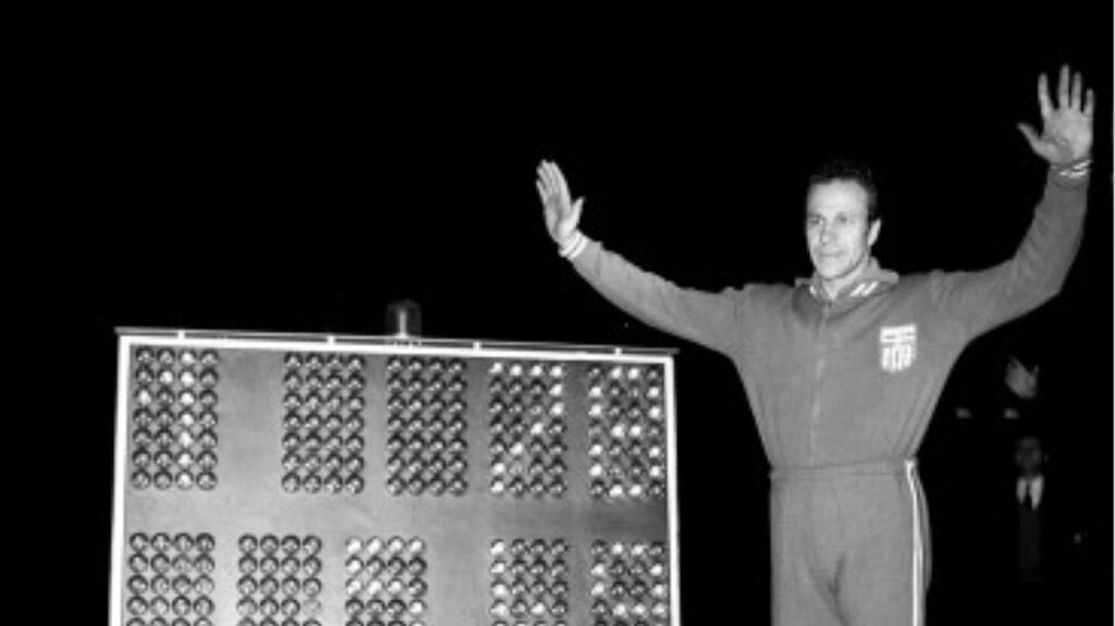 Σαν Σήμερα: Η απίθανη πτήση του Χρήστου Παπανικολάου (photos+video)