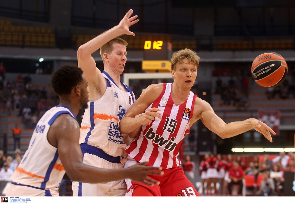 Ολυμπιακός: Τελειώνει ο Κουζμίνσκας (photos)