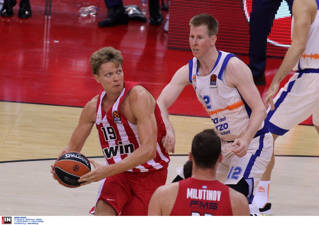 Ολυμπιακός: Τελειώνει ο Κουζμίνσκας (photos)