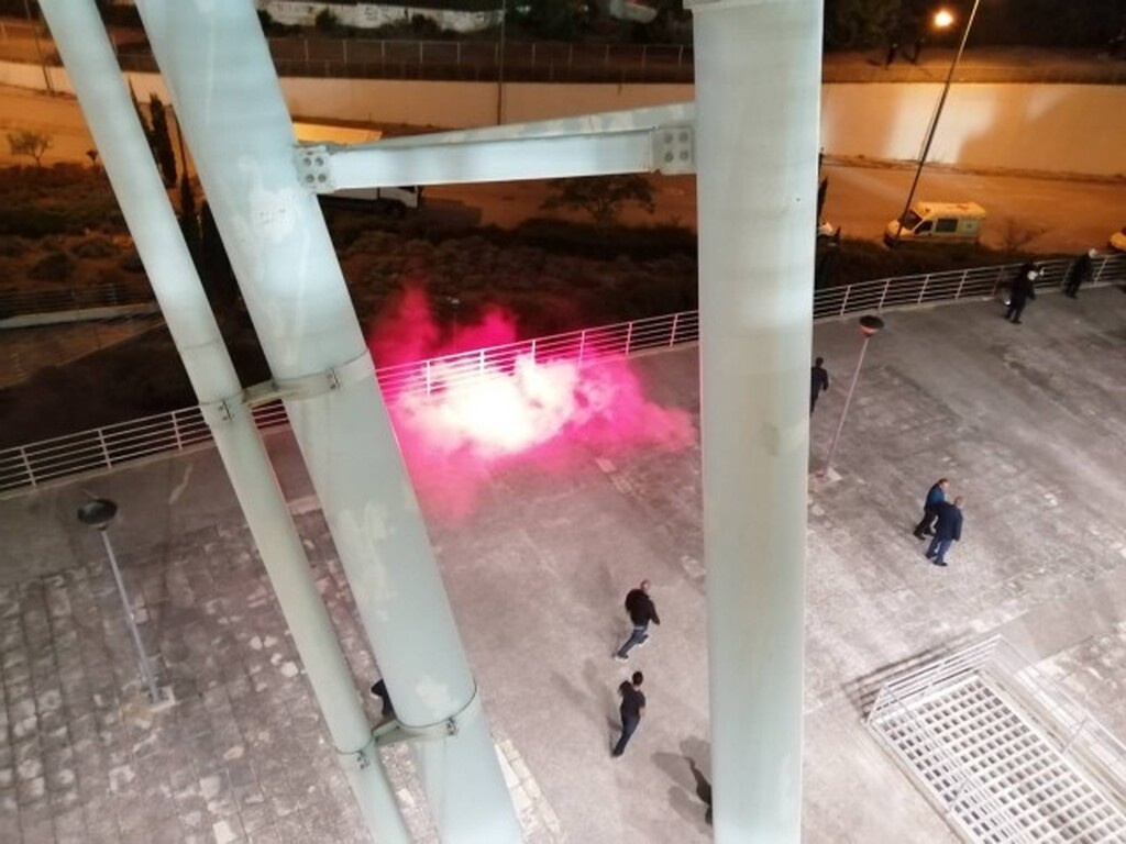 Βόλος-ΠΑΟΚ: Ένταση έξω από το Πανθεσσαλικό (photo)