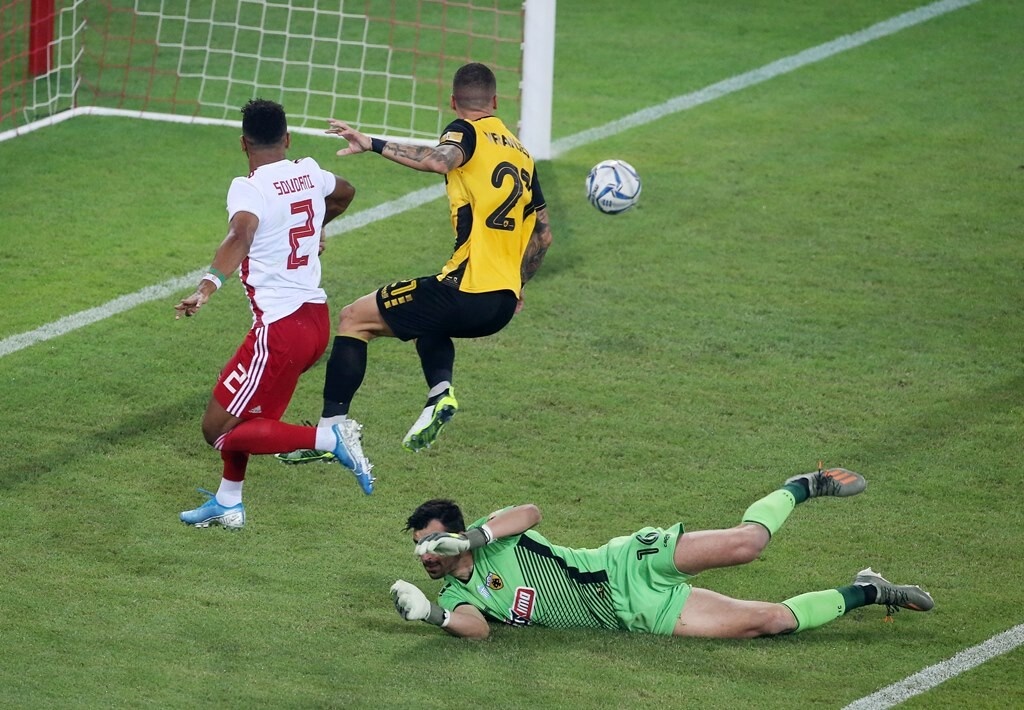 Ολυμπιακός-ΑΕΚ 2-0: «Ερυθρόλευκο» το ντέρμπι και επιστροφή στην κορυφή! (photos)