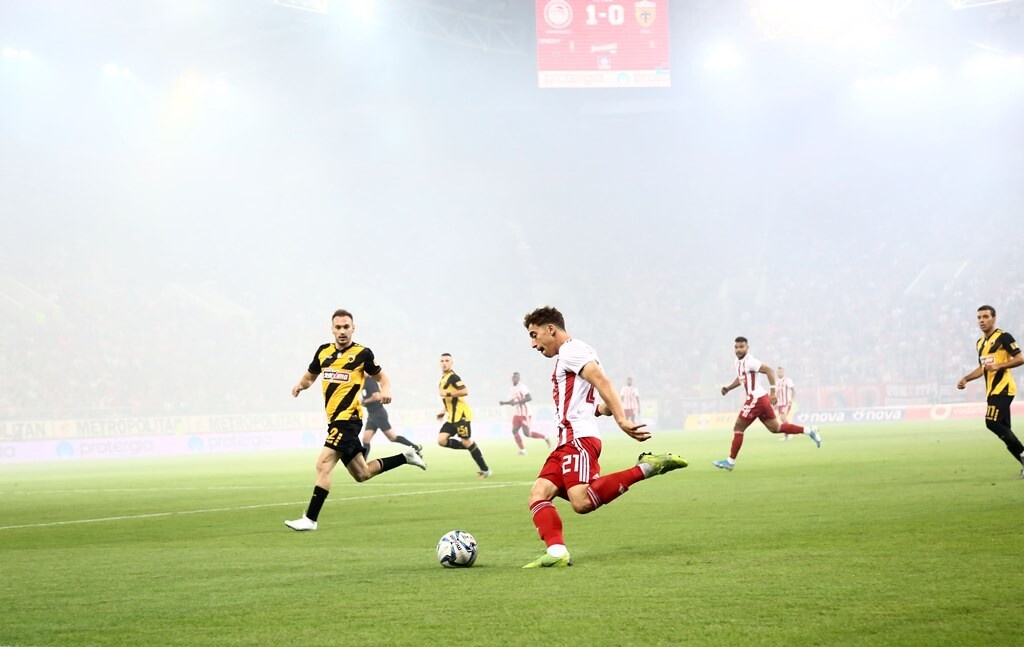 Ολυμπιακός-ΑΕΚ 2-0: «Ερυθρόλευκο» το ντέρμπι και επιστροφή στην κορυφή! (photos)