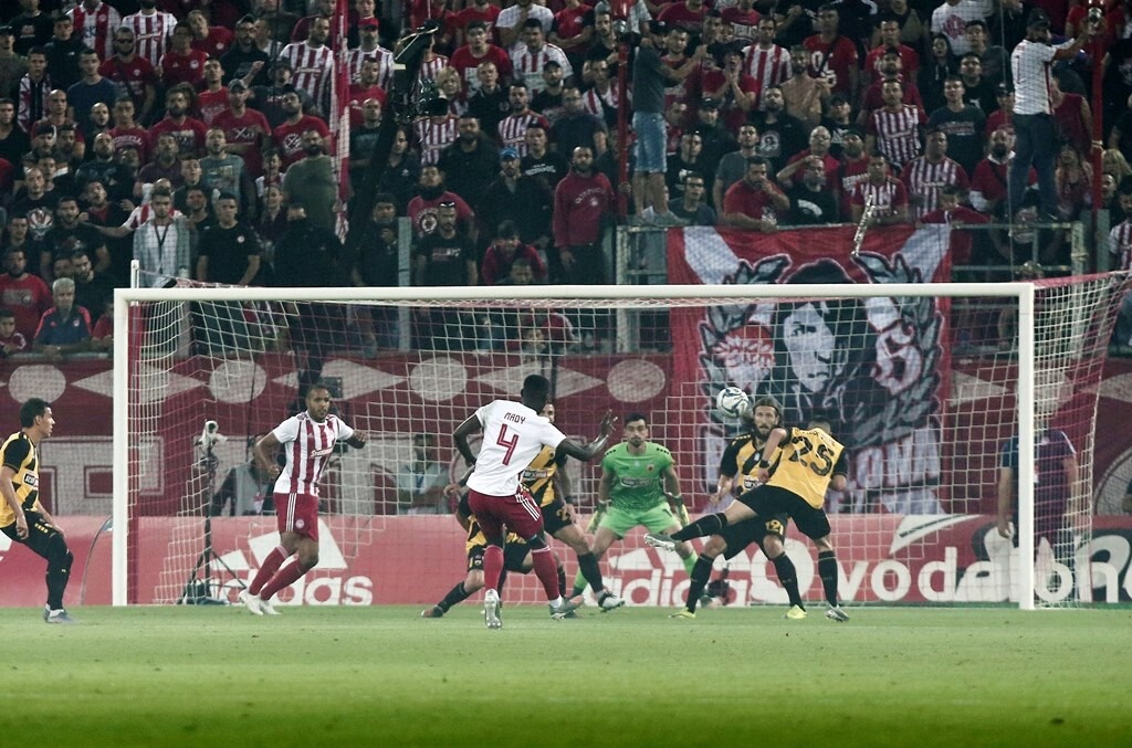 Ολυμπιακός-ΑΕΚ 2-0: «Ερυθρόλευκο» το ντέρμπι και επιστροφή στην κορυφή! (photos)