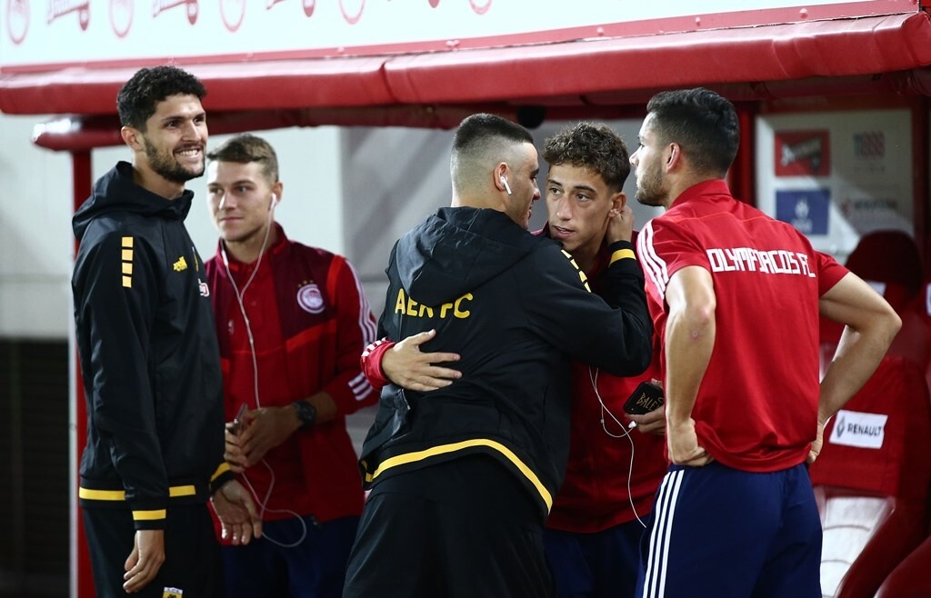 Ολυμπιακός-ΑΕΚ: Η άφιξη των «Κιτρινόμαυρων» (photos)