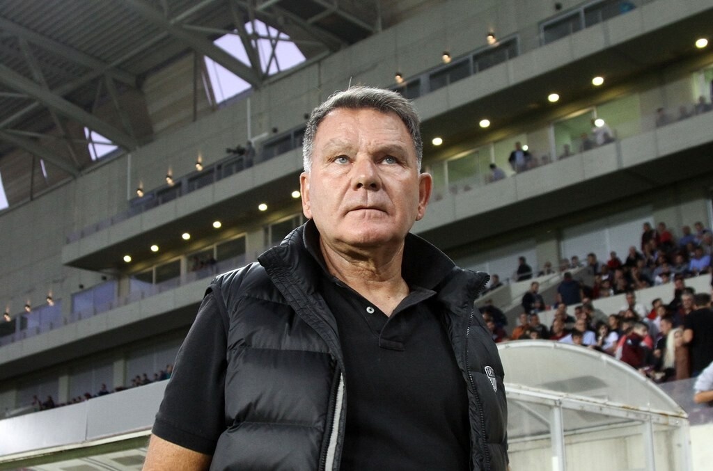 Ο Αλέξης Κούγιας τον καθησύχασε λέγοντας πως θα αναλάβει προσωπικά τον Αιγύπτιο και πως στην πρώτη... στραβή θα τον απομακρύνει.