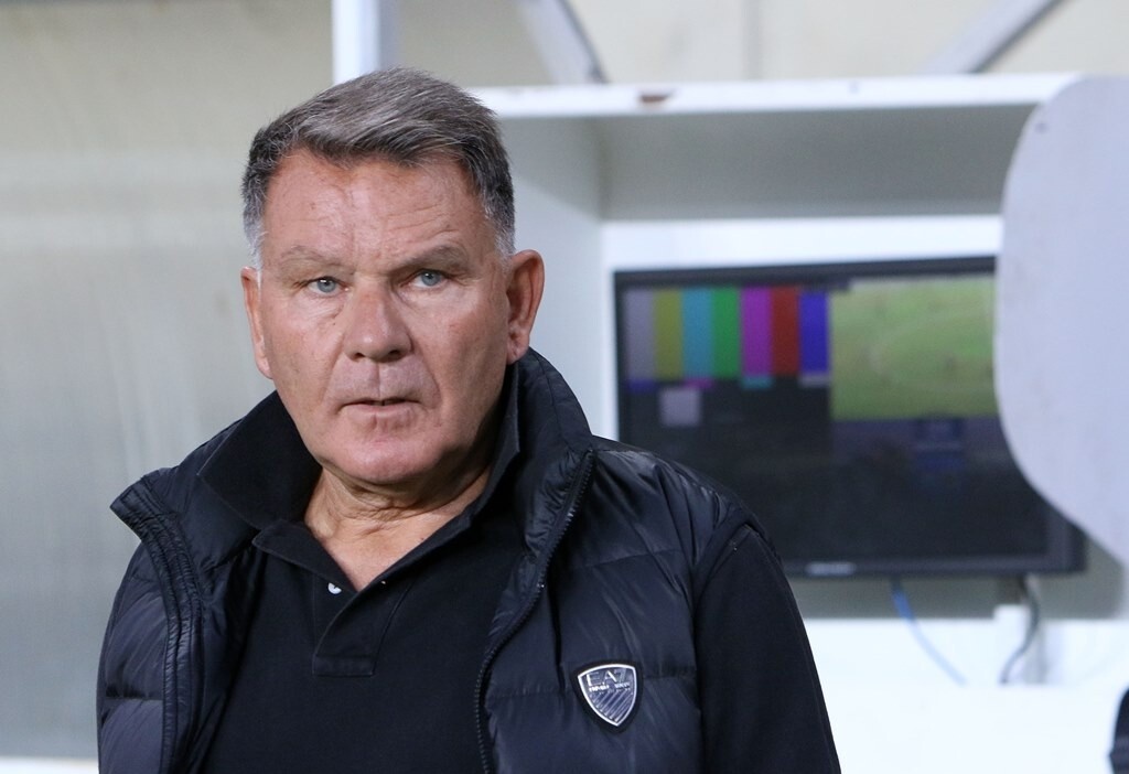 Αρχικά ο ιδιοκτήτης της ΠΑΕ ΑΕΛ μίλησε για το πώς έγινε η μεταγραφή του Ουάρντα.