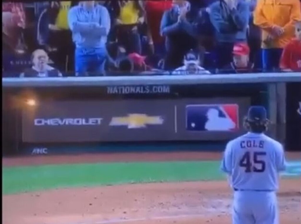 Ενώ ήταν έτοιμος ο πίτσερ να ρίξει τη βολή του...