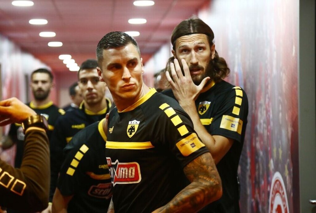 Από την ΑΕΚ του ζήτησαν να κατεβάσει την ανάρτηση, κάτι που όμως δεν έκανε