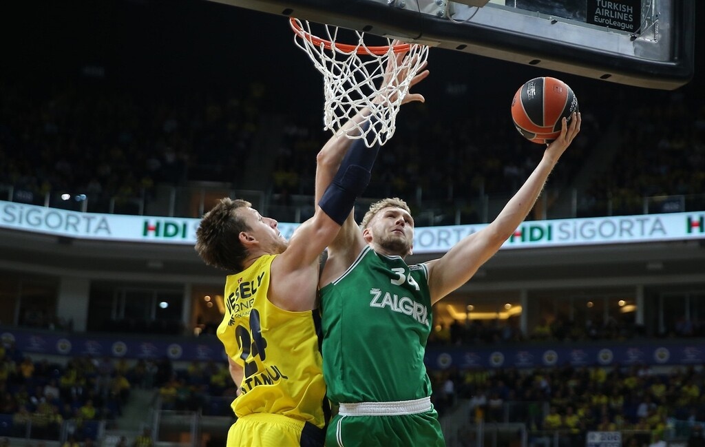 Φενέρμπαχτσε-Ζαλγκίρις 76-79: Τη «σόκαρε» μέσα στο σπίτι της (photos)
