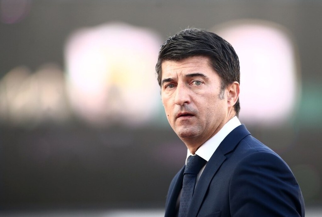 Έτσι, οι άνθρωποι της ομάδας τσεκάρουν την αγορά για ποδοσφαιριστές που θα μπορέσουν άμεσα να κάνουν τη διαφορά στο νευραλγικό χώρο της άμυνας.