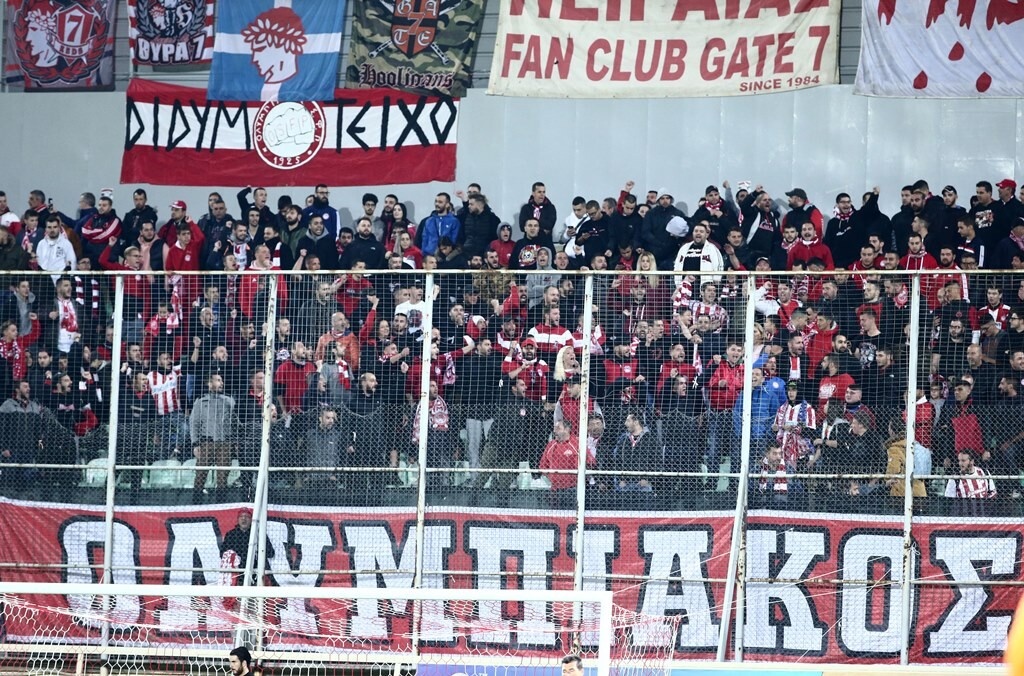 Ξάνθη-Ολυμπιακός: «Κοκκίνησαν» τα Πηγάδια (photos)