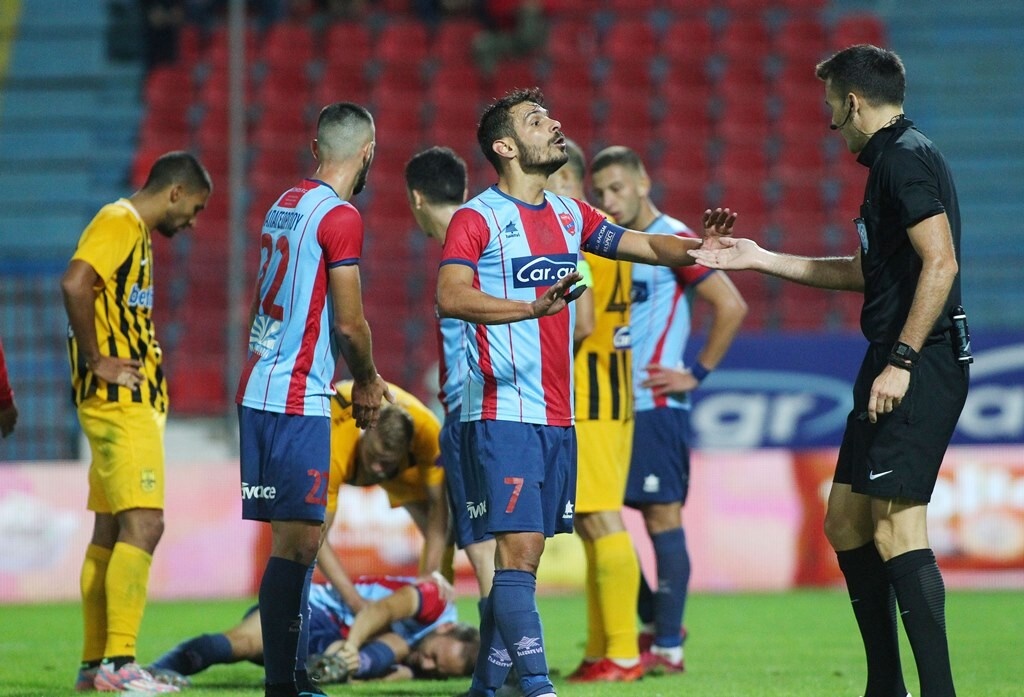 Πανιώνιος-Άρης: Στο νοσοκομείο ο Μαξίμοβιτς (photos)