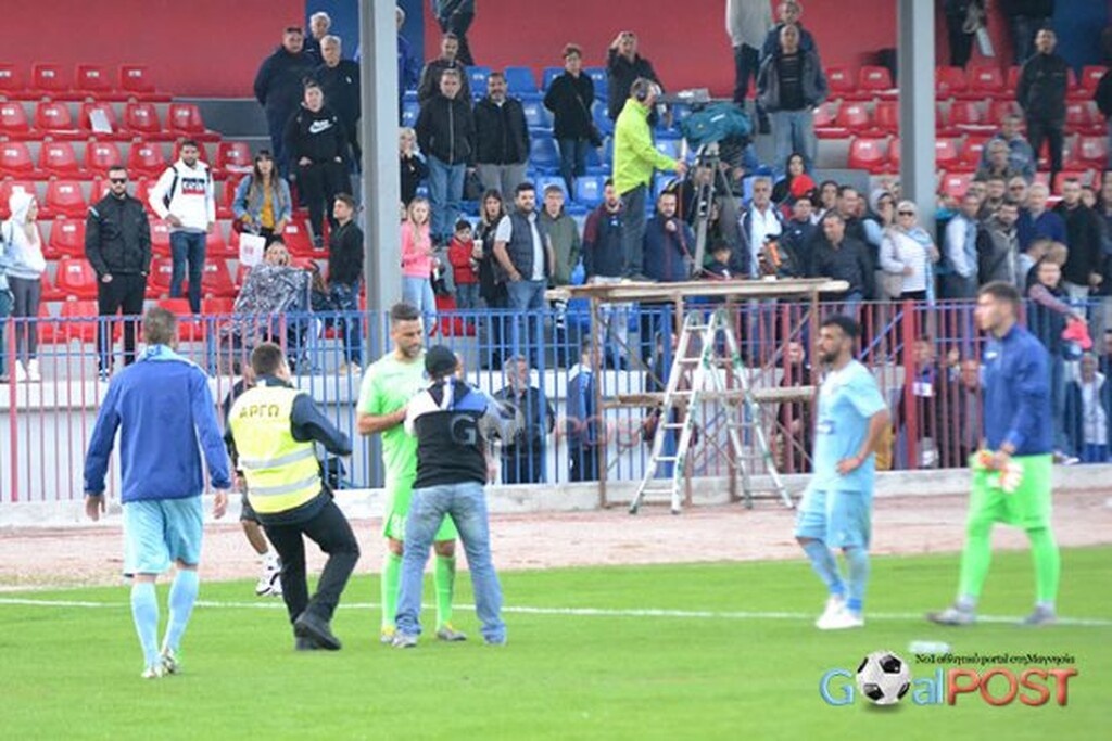 Χαμός στο Νίκη Βόλου-Ιωνικός - Αποδοκιμασίες και ντου οπαδού (photos)