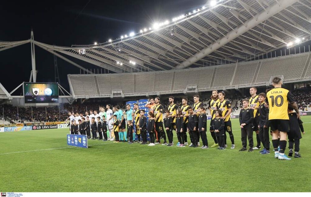 ΑΕΚ-Ατρόμητος: Στο ΟΑΚΑ με μπλουζάκι-απάντηση ο Βράνιες! (photos)