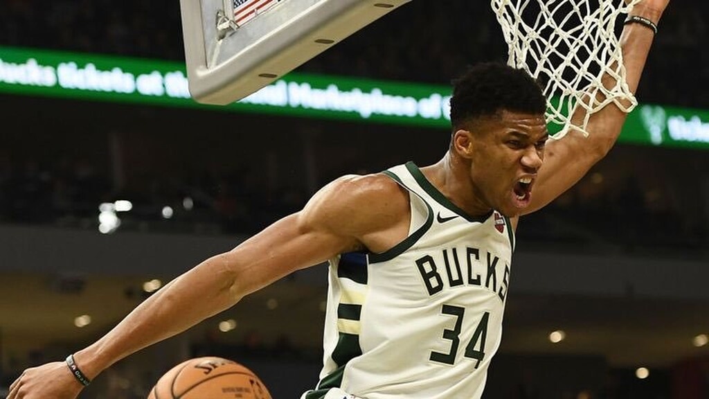 NBA: Σπάει κάθε ρεκόρ ο Γιάννης Αντετοκούνμπο! (photos+videos)