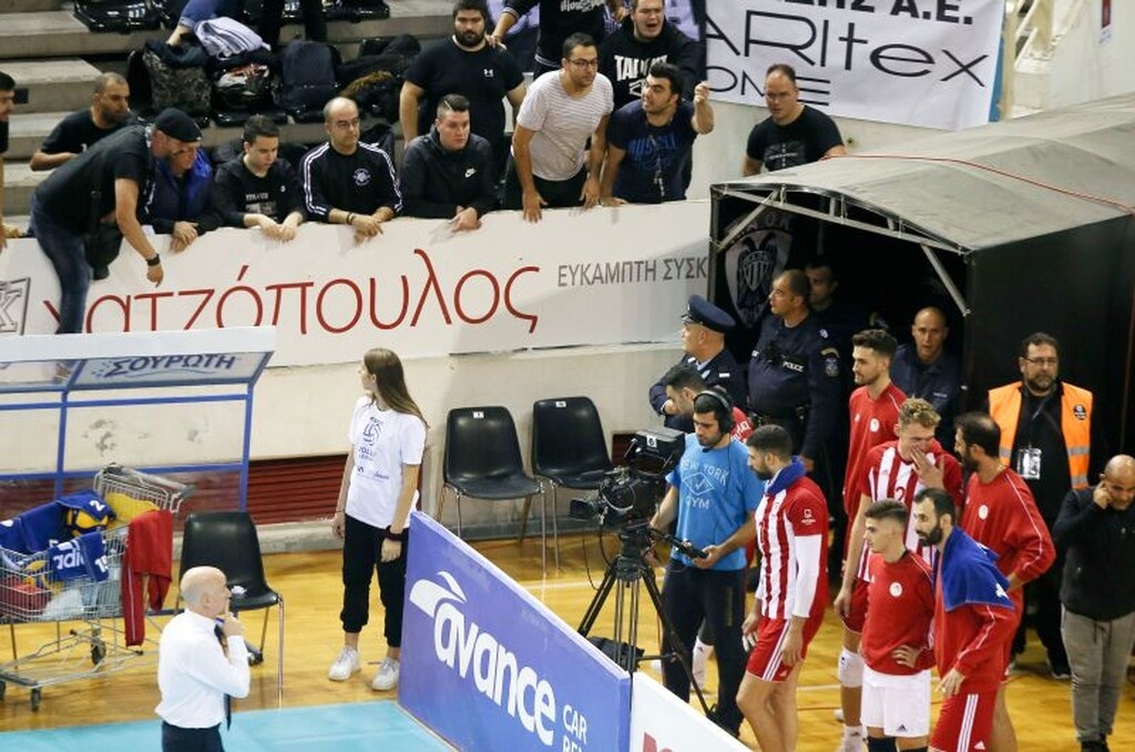 Επεισόδια στο ΠΑΟΚ-Ολυμπιακός: Η στιγμή της έντασης στην Πυλαία (video&photos)