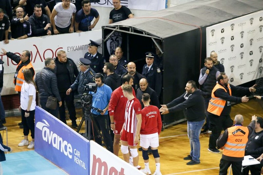 Επεισόδια στο ΠΑΟΚ-Ολυμπιακός: Η στιγμή της έντασης στην Πυλαία (video&photos)