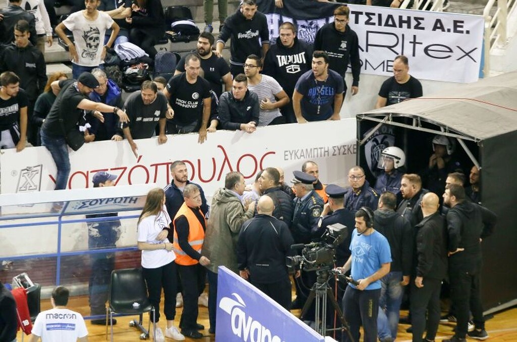 Επεισόδια στο ΠΑΟΚ-Ολυμπιακός: Η στιγμή της έντασης στην Πυλαία (video&photos)