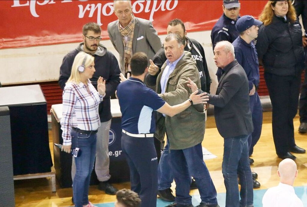 Επεισόδια στο ΠΑΟΚ-Ολυμπιακός: Η στιγμή της έντασης στην Πυλαία (video&photos)