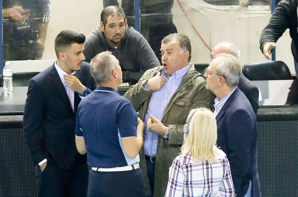 Επεισόδια στο ΠΑΟΚ-Ολυμπιακός: Η στιγμή της έντασης στην Πυλαία (video&photos)