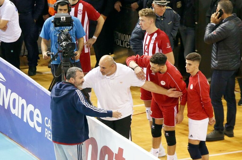 Επεισόδια στο ΠΑΟΚ-Ολυμπιακός: Η στιγμή της έντασης στην Πυλαία (video&photos)