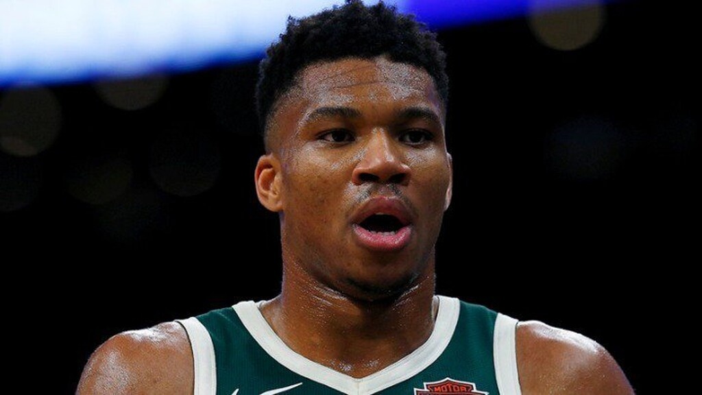 NBA: Σπάει κάθε ρεκόρ ο Γιάννης Αντετοκούνμπο! (photos+videos)
