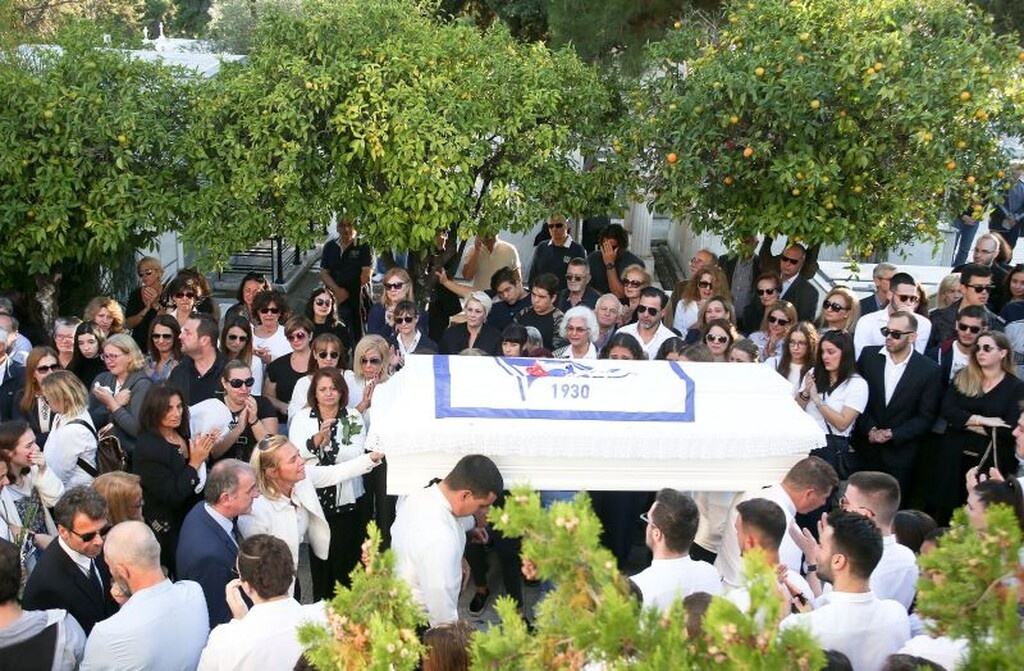 Αδαμάντιος Μαντής: Θρήνος στο τελευταίο «αντίο» του άτυχου πολίστα