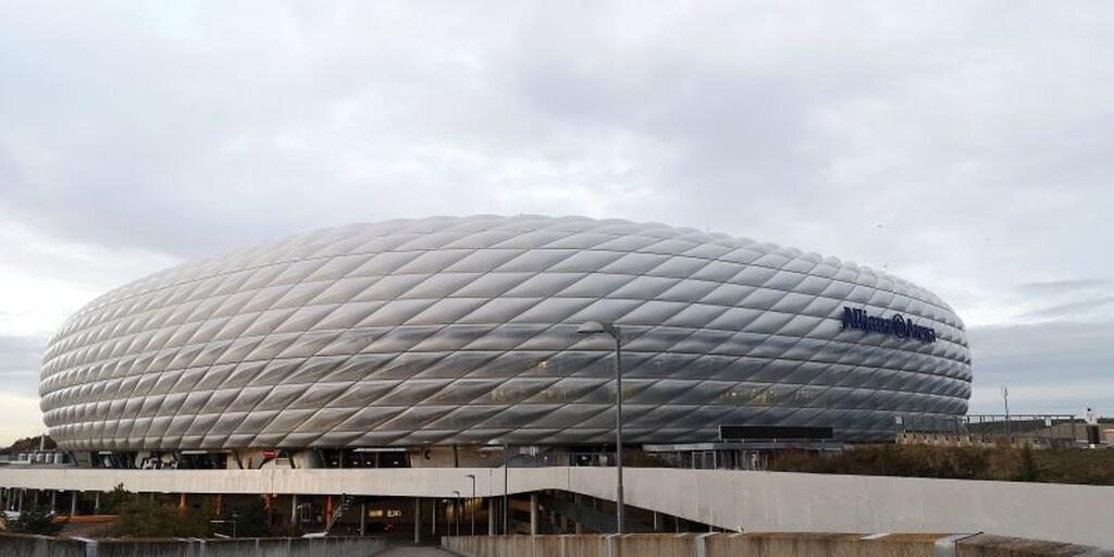 Μπάγερν Μονάχου-Ολυμπιακός: Η επιβλητική «Allianz Arena» (video+photos)