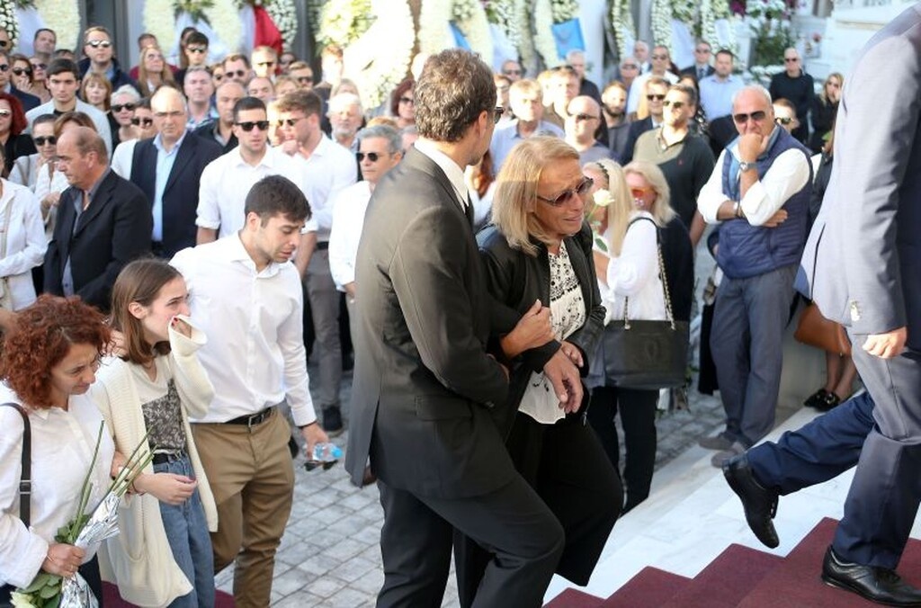 Αδαμάντιος Μαντής: Θρήνος στο τελευταίο «αντίο» του άτυχου πολίστα