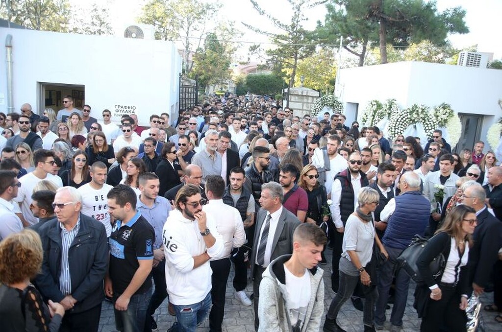 Αδαμάντιος Μαντής: Θρήνος στο τελευταίο «αντίο» του άτυχου πολίστα