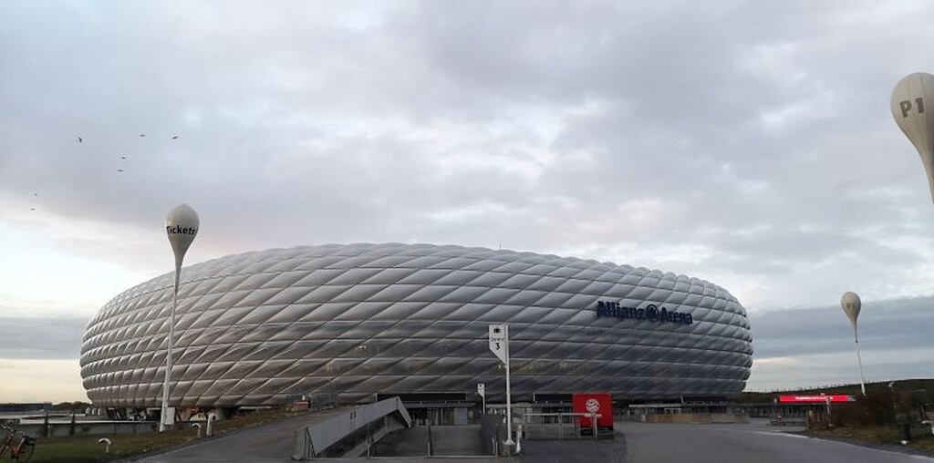 Μπάγερν Μονάχου-Ολυμπιακός: Η επιβλητική «Allianz Arena» (video+photos)