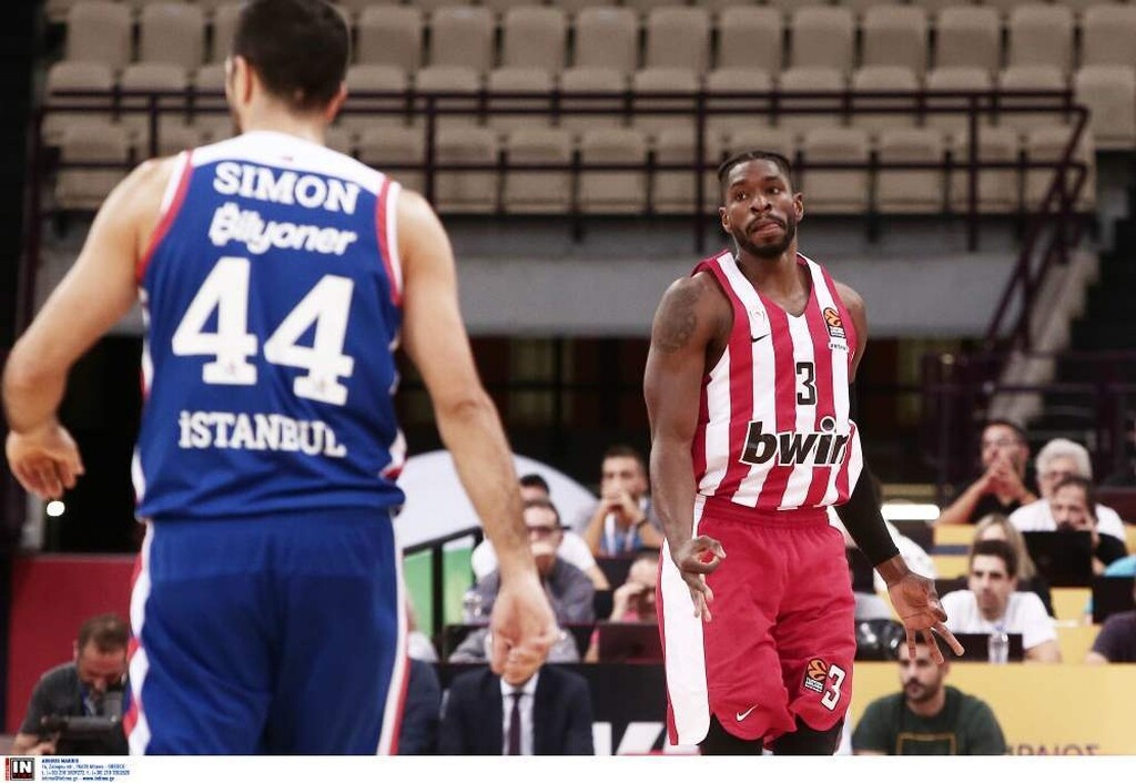 Ολυμπιακός: «Παγωμένο» το ΣΕΦ, μόλις 3.000 κόσμος με Εφές! (photos)