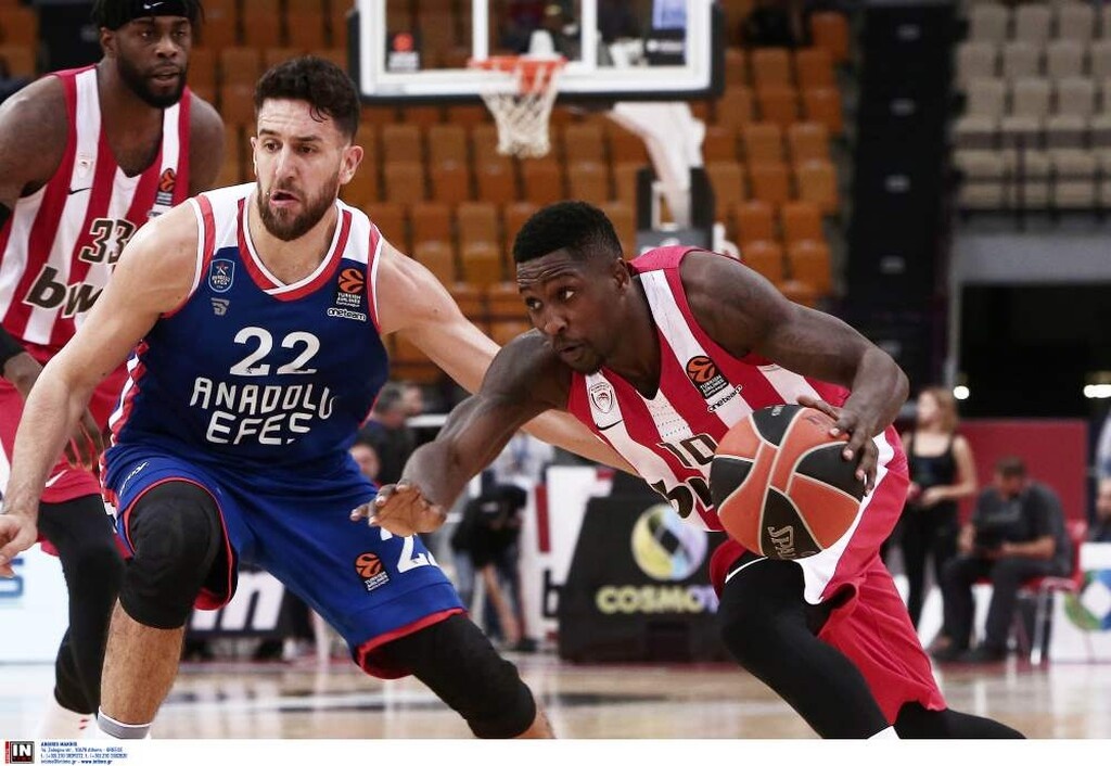 Ολυμπιακός: «Παγωμένο» το ΣΕΦ, μόλις 3.000 κόσμος με Εφές! (photos)