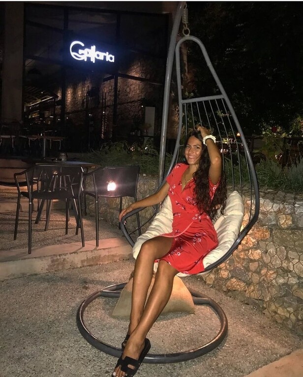 Τα... σπάει ο Ουάρντα: Αυτή είναι η σέξι Λαρισαία που τρέλανε τον Αιγύπτιο (photos)