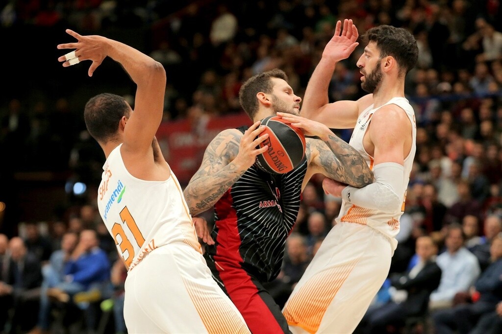 Αρμάνι Μιλάνο-Μπασκόνια 81-74: Νίκη και ιταλική πρωτιά (photos)