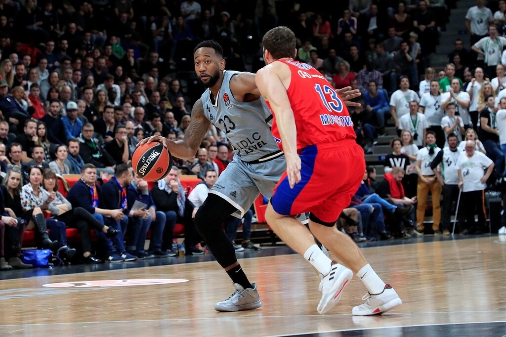 Βιλερμπάν-ΤΣΣΚΑ 67-66: «Βόμβα» με «δράστη» τον Τέιλορ (photos)
