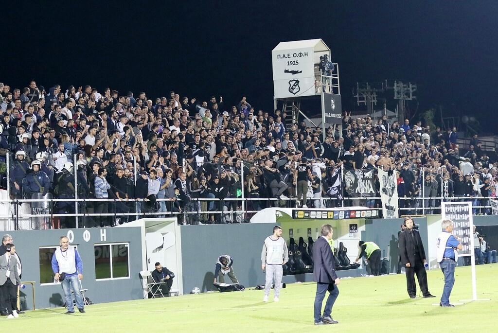 Το πανό - γροθιά στο ρατσισμό των οπαδών του ΠΑΟΚ