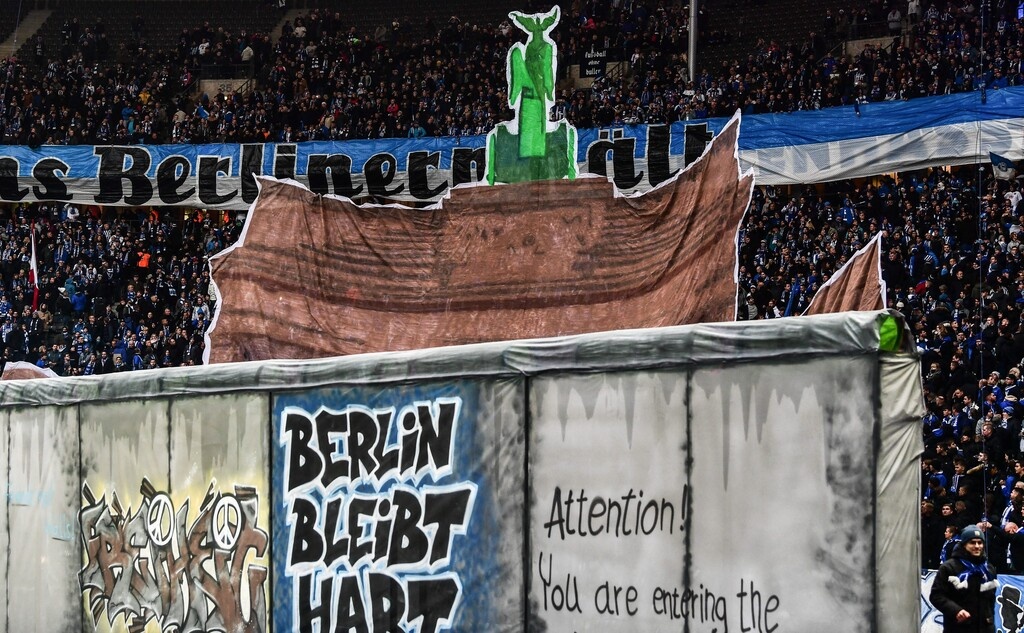 Χέρτα και Λειψία γκρέμισαν και πάλι το «τείχος του Βερολίνου» (photos+video)