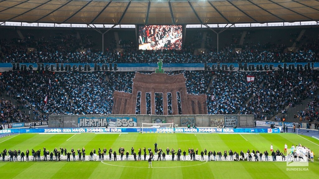 Χέρτα και Λειψία γκρέμισαν και πάλι το «τείχος του Βερολίνου» (photos+video)