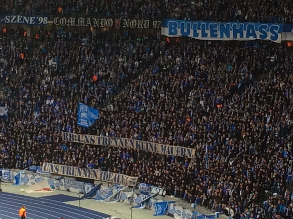 Χέρτα και Λειψία γκρέμισαν και πάλι το «τείχος του Βερολίνου» (photos+video)