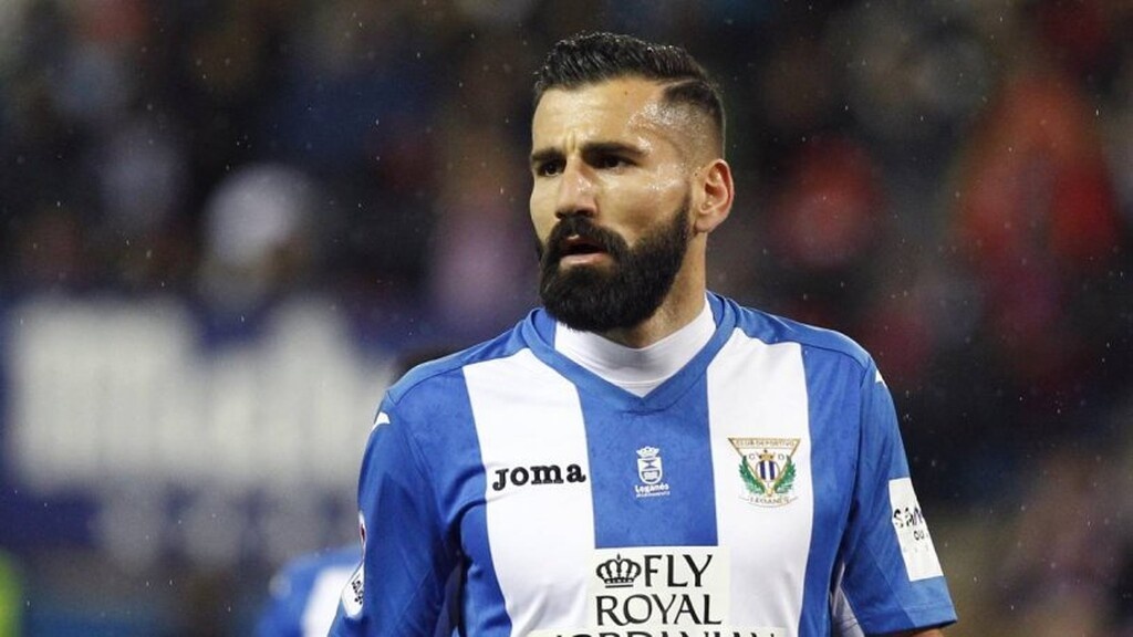 ... ο Δημήτρης Σιόβας που φέρεται να σκέφτεται να επαναπατριστεί για λογαριασμό των Πειραιωτών!