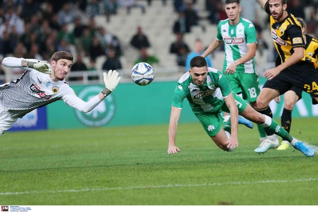 Παναθηναϊκός-ΑΕΚ: Τραβούσαν τα... μαλλιά τους - Η φάση που τους «τρέλανε» όλους στο ΟΑΚΑ! (photos)