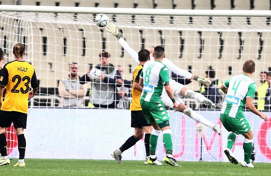 Παναθηναϊκός-ΑΕΚ: Ο Κολοβέτσιος ξέρανε την... πρώην και ξέσπασε (photos)