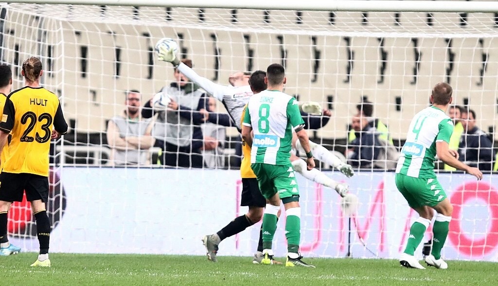 Παναθηναϊκός-ΑΕΚ: Ο Κολοβέτσιος ξέρανε την... πρώην και ξέσπασε (photos)