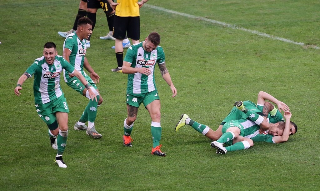 Παναθηναϊκός-ΑΕΚ: Ο Κολοβέτσιος ξέρανε την... πρώην και ξέσπασε (photos)