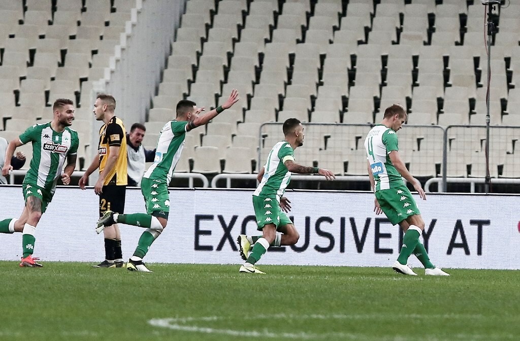 Παναθηναϊκός-ΑΕΚ: Ο Κολοβέτσιος ξέρανε την... πρώην και ξέσπασε (photos)