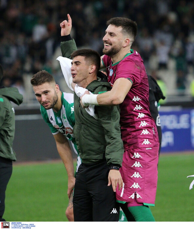 Παναθηναϊκός-ΑΕΚ: Μια «γροθιά» κόσμος και ομάδα για την επίκη ανατροπή (videos+photos)