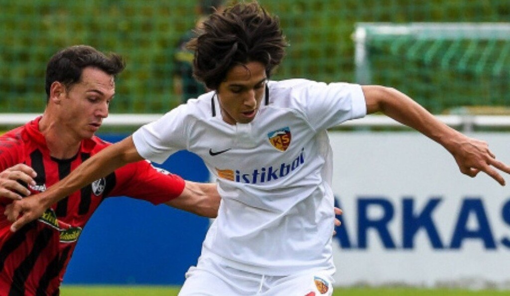 Ένας 15χρονος έγραψε ιστορία στην Τουρκία (video+photos)