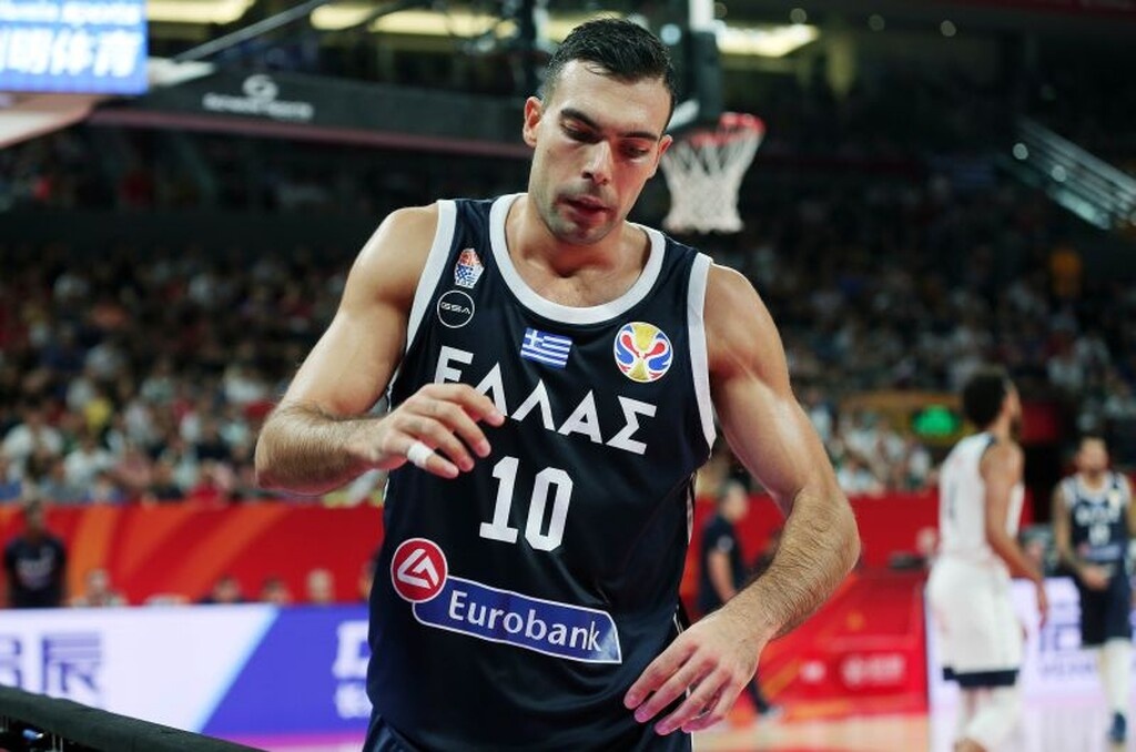 Διαστάσεις παίρνει το θέμα με τον Κώστα Σλούκα, που αρνήθηκε να κρατήσει το πανό με τον Κεμάλ Ατατούρκ πριν το ντέρμπι με τη Μπεσίκτας.