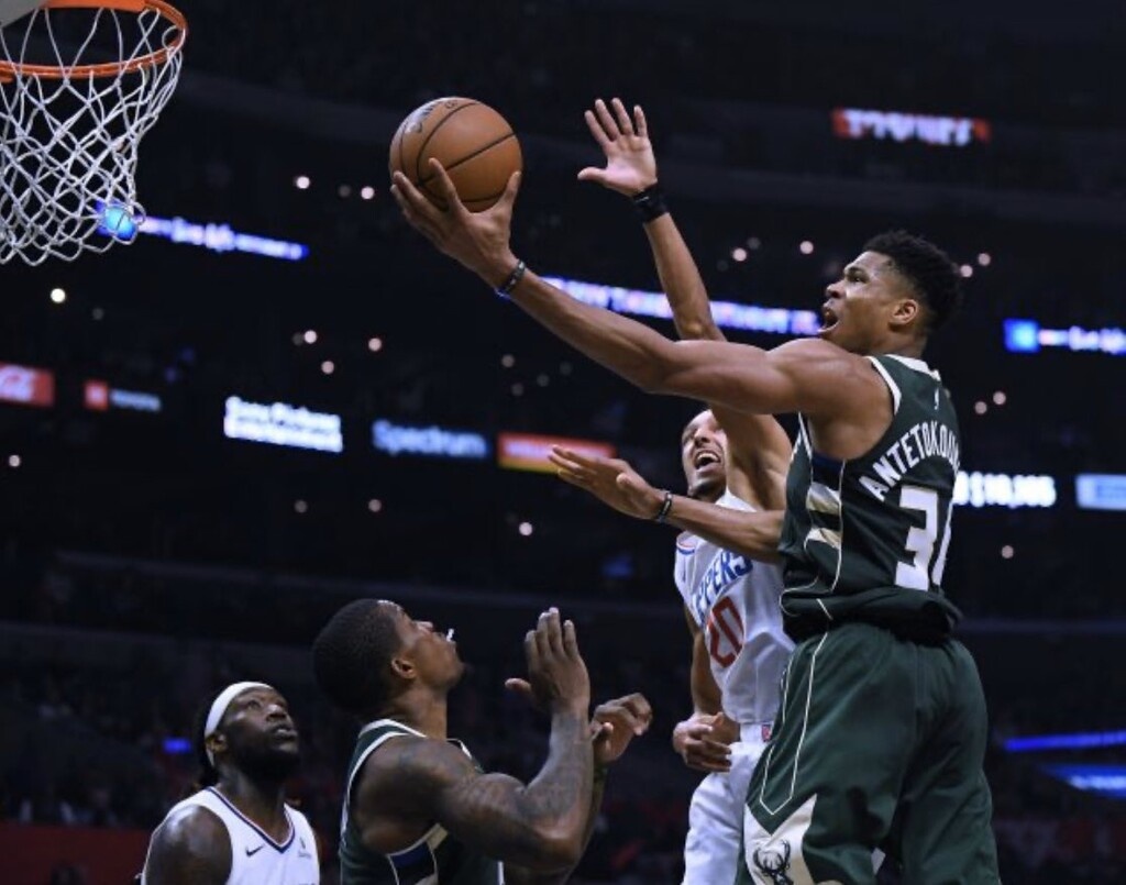 NBA: Δεν υπάρχει αυτό το πλακάτ για τον Γιάννη! (photos)